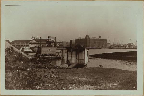 East River - Queens shore - Astoria - [Sohmer and Company Pianos.], 1933–1935
