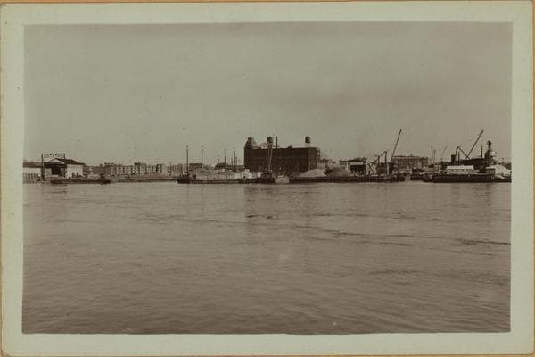 East River - Queens shore - Astoria - [Sohmer and Company Pianos.], 1933–1935