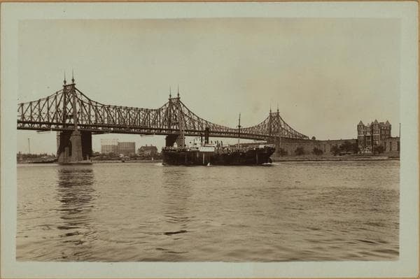 Bridges - Queensboro [Queensborough] Bridge - [S.S. Congo at East 53rd Street dock, Manhattan.], 1930–1933