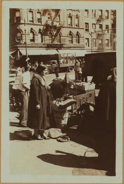 Occupations - Peddlers - General food vendors - Fish., 1933