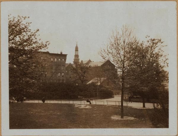 Manhattan: Carl Schurz Park - Promenade; House of The Good Shepherd; United States Volunteer Life Saving Corps., 1925–1927