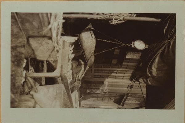 Fulton fish market - [Market building on South Street.], 1923