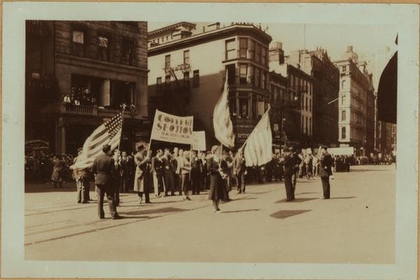 Celebrations - Parades - Municipal Events - Communist Demonstration., 1937-05-01