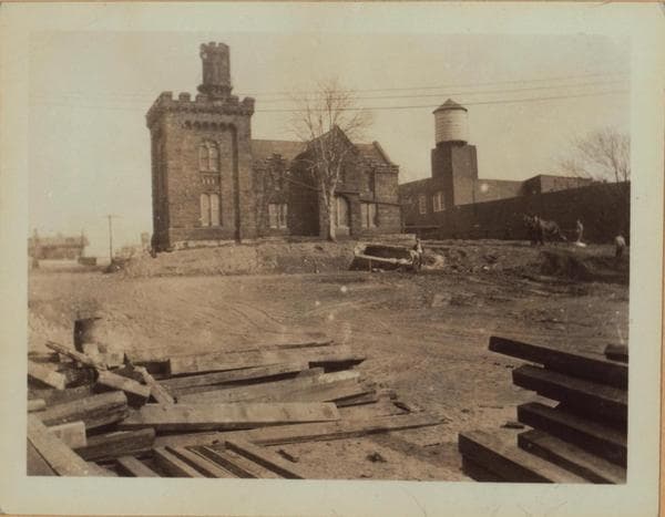 Queens: Vernon Boulevard - 43rd Road