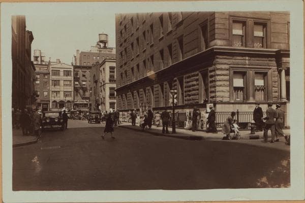 Manhattan: MacDougal Street - Washington Square North, 1933