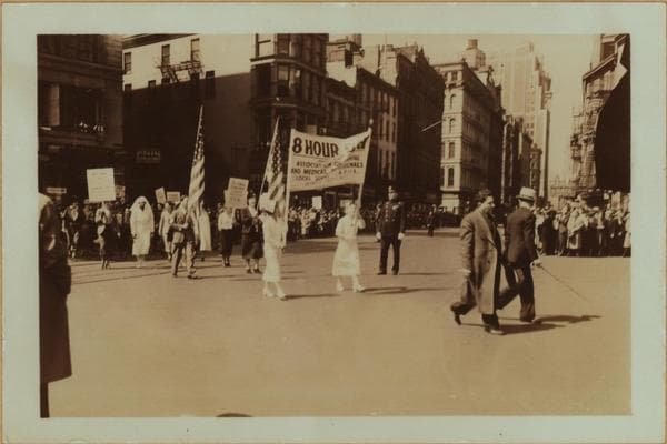 Celebrations - Parades - Municipal Events - Communist Demonstration., 1937-05-01