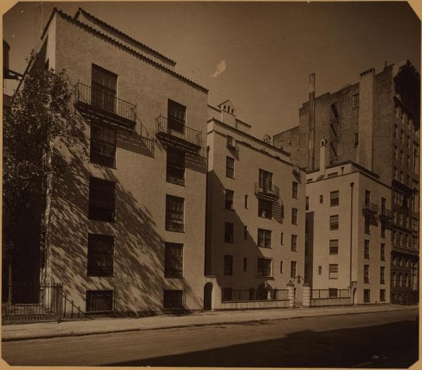 Manhattan: 67th Street (East) - Between Lexington and 3rd Avenues., 1924–1934