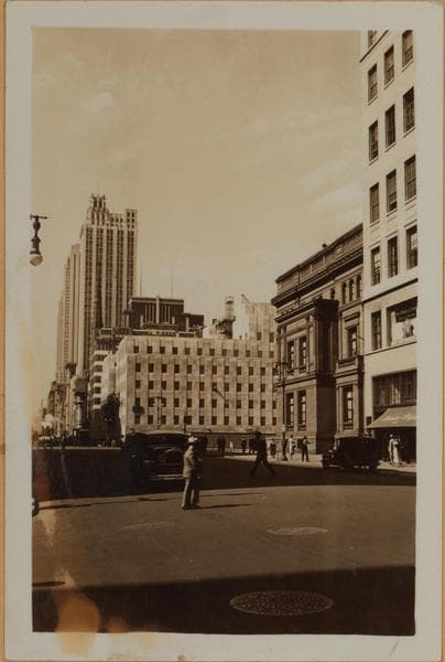 Manhattan: 5th Avenue - 52nd Street, 1932–1933