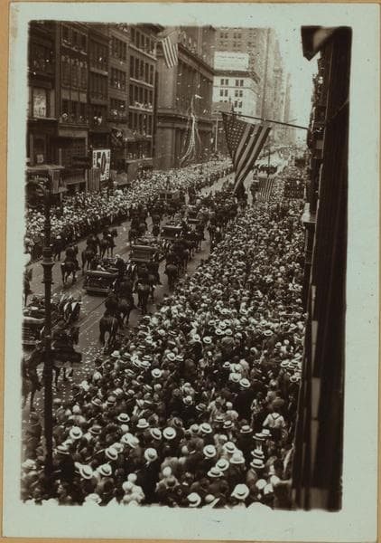 Celebrations - Parades - Municipal events - Welcome to Post and Gatty., 1931; 1931-07