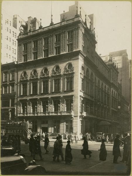 Fifth Avenue #531 - 44th Street, northeast corner