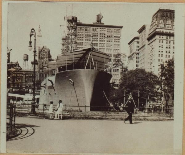 Manhattan: Union Square Park - The wooden battleship - [Union Square - 14th Street (East).], 1916