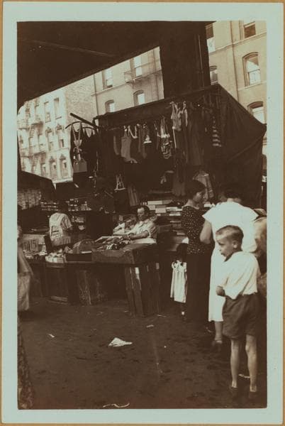 Occupations - Peddlers - Clothing - Dry goods., 1934