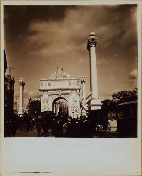 Manhattan: 5th Avenue - 24th Street, 1945