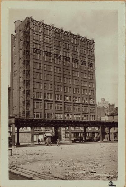 Manhattan: Washington Square - Washington Square West, 1932