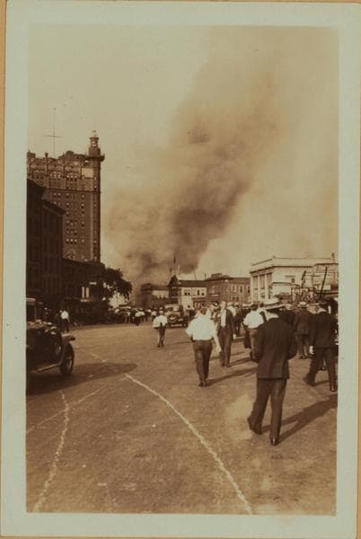 Fires, accidents and tragedies - [Fire at Pier 10 East River.], 1930