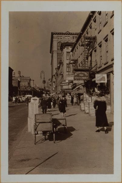 Manhattan: 6th Avenue - 11th Street (West), 1939