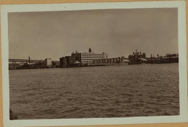 East River - Shore and skyline - Queens - Long Island City., 1933
