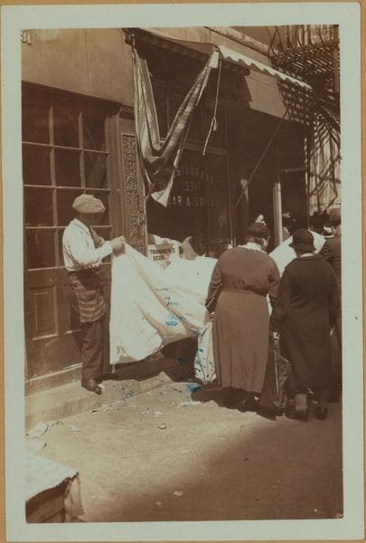 Occupations - Peddlers - Clothing - Dry goods., 1934