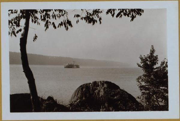 Manhattan: Fort Washington Park - [Hudson River and S.S. Robert Fulton.], 1939