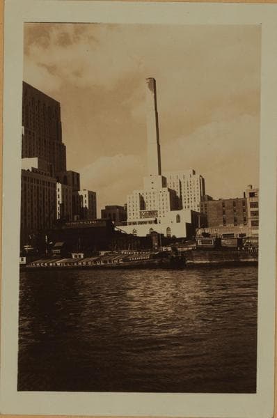 East River - shore and skyline ; Queensborough bridge ; Williamsburg bridge., 1926–1935