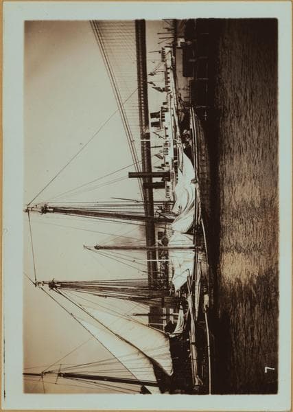 East River - River scenes - [Brooklyn Bridge and shipping.], 1900