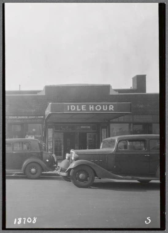 Idle Hour Night Club; Court Square Barber Shop: 45-06 Court Square - Jackson Av, Queens, 1938
