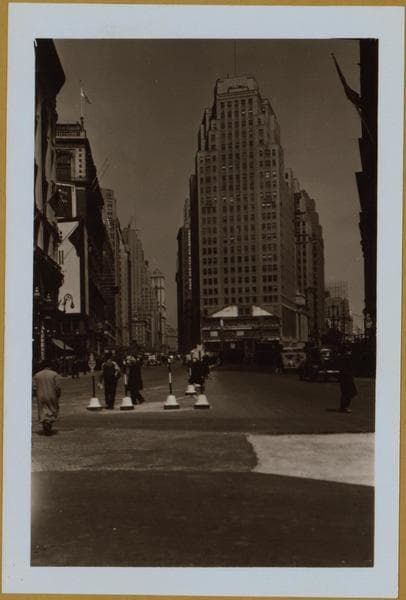 Manhattan: Herald Square - 33rd Street., 1940