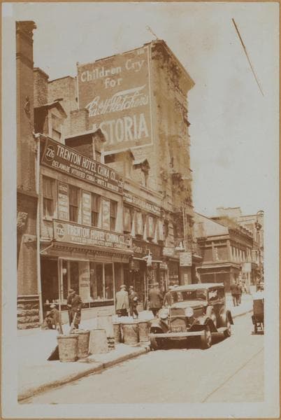 Manhattan: Bowery - Prince Street, 1933–1934