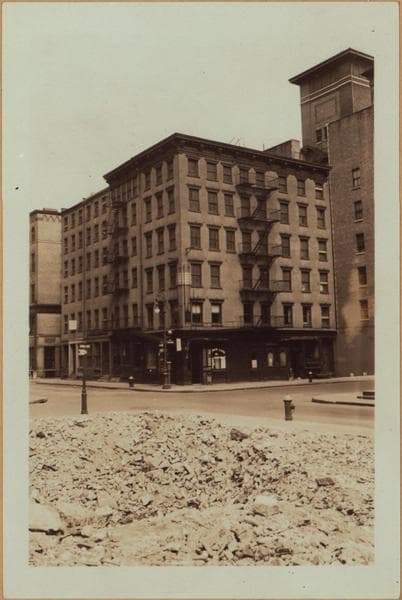 Manhattan: Water Street - Maiden Lane, 1940