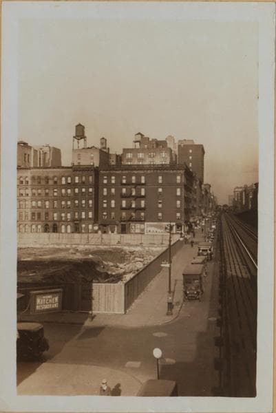 Manhattan: Columbus Avenue - 68th Street, 1931