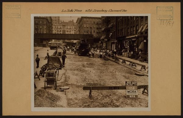 Manhattan: La Salle Place - Broadway