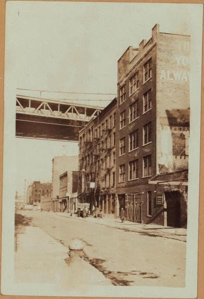 Manhattan: Water Street - Market Slip, 1932
