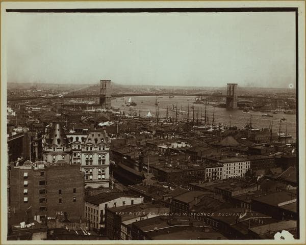 Bridges - Brooklyn Bridge - [View of the bridge over East River, connecting Manhattan to Brooklyn.]