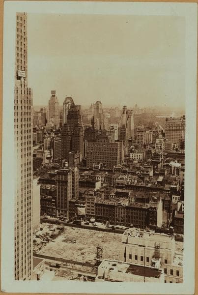General view - 5th Avenue - Northwest. [Manhattan: 5th Avenue - 47th Street.], 1932–1933