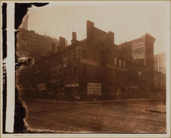 Manhattan: Broadway - Duane Street, 1945