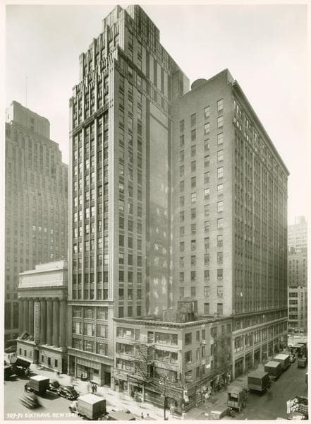989 Sixth Avenue - West 37th Street