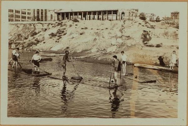 Recreation and hobbies - Children playing., 1933