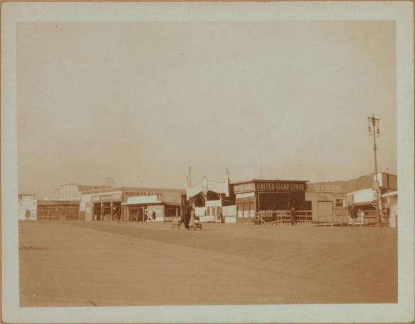 Islands - Coney Island beach - [Riegelmann boardwalk.], 1923–1924