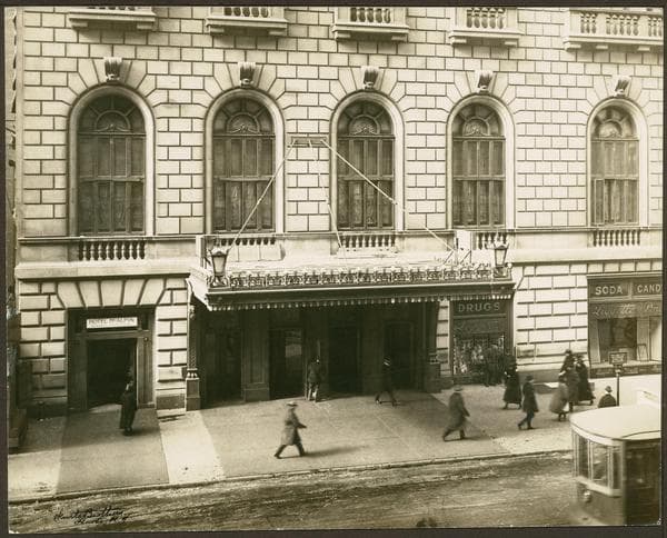 West 34th Street - Broadway