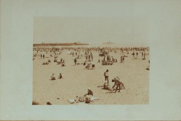 Islands - Coney Island beach - [Sunbathers.], 1932