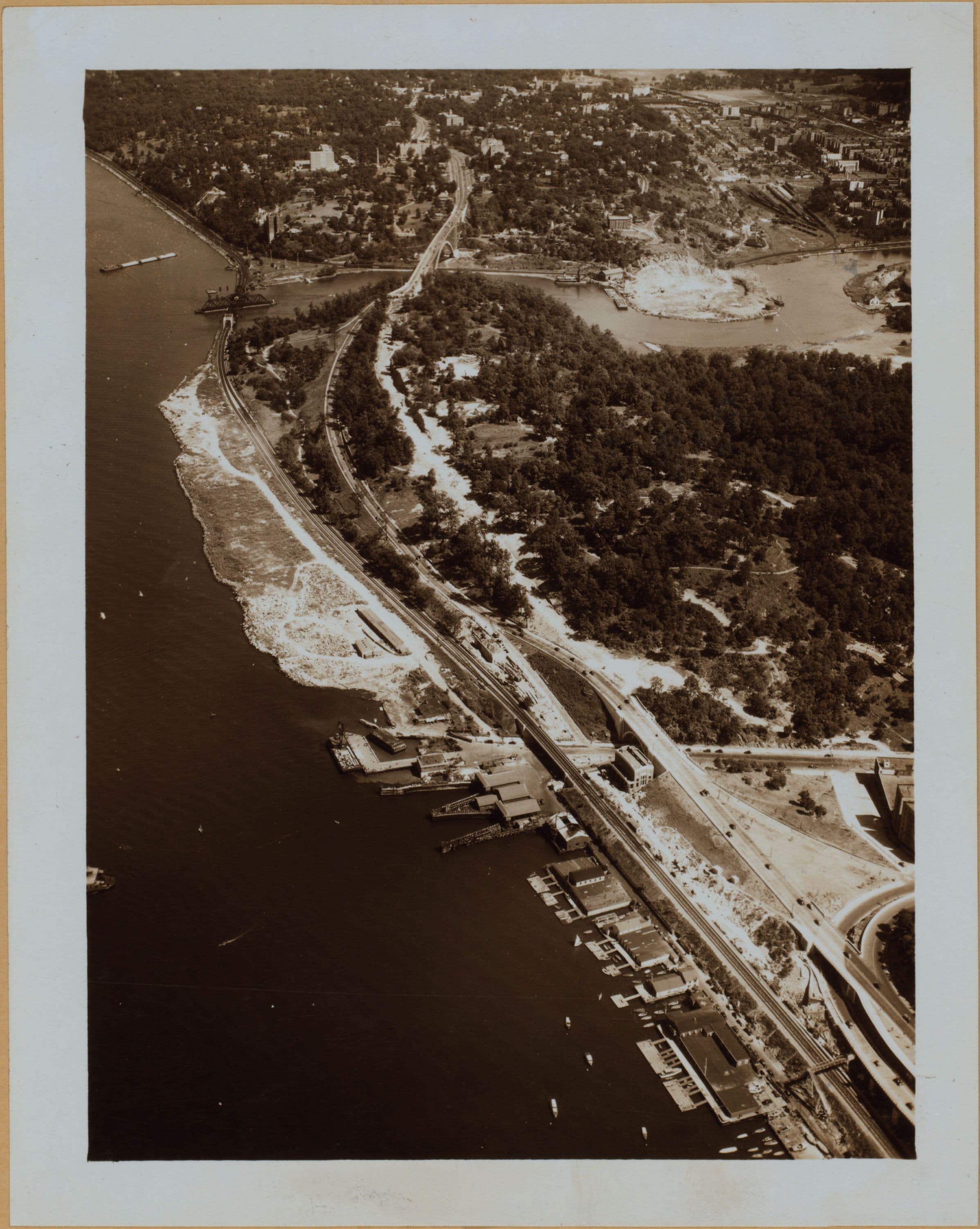 Manhattan: Henry Hudson Parkway - Dyckman Street