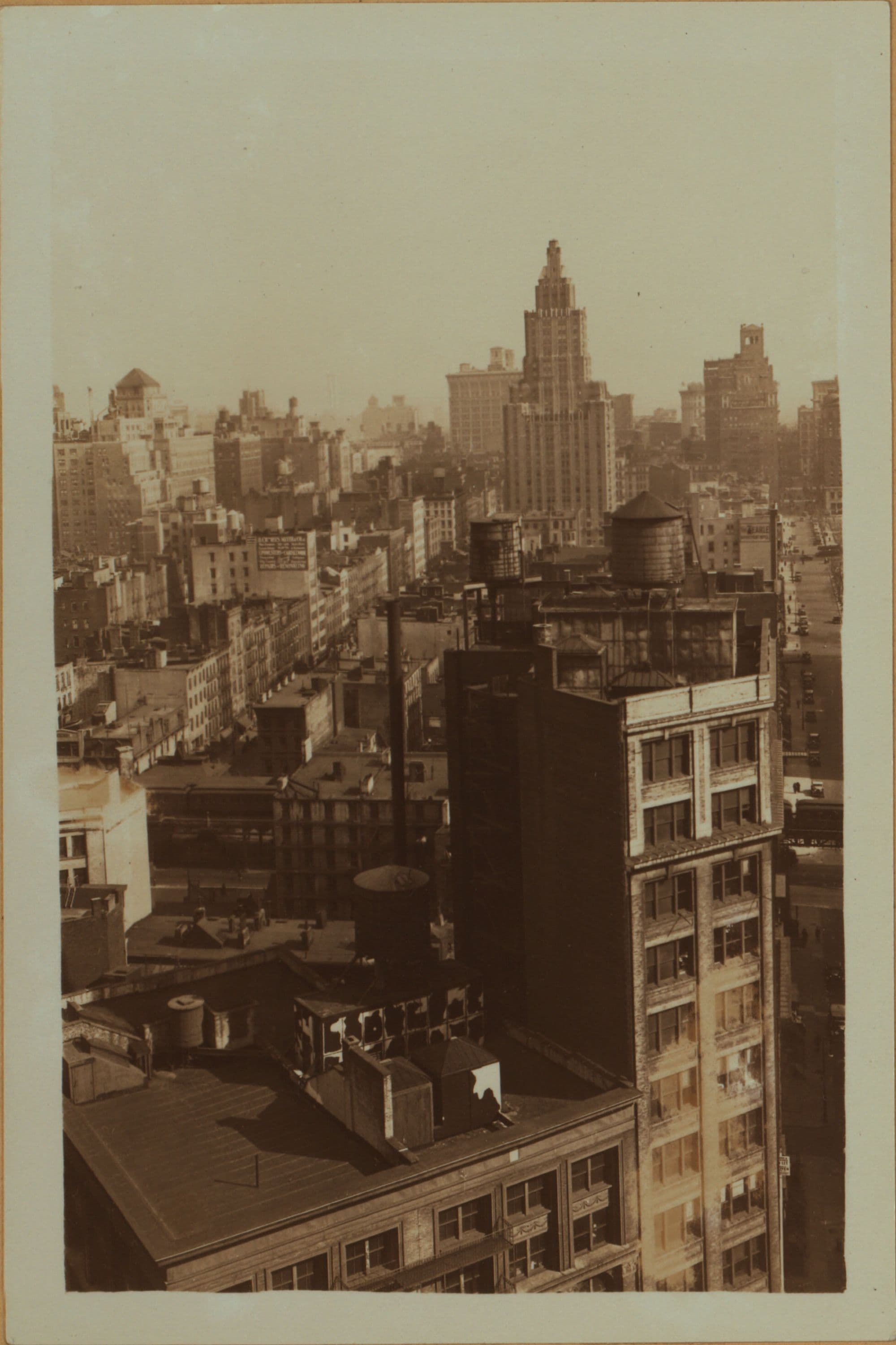 General view - [Manhattan - Christopher Street (East) - Waverly Place.]