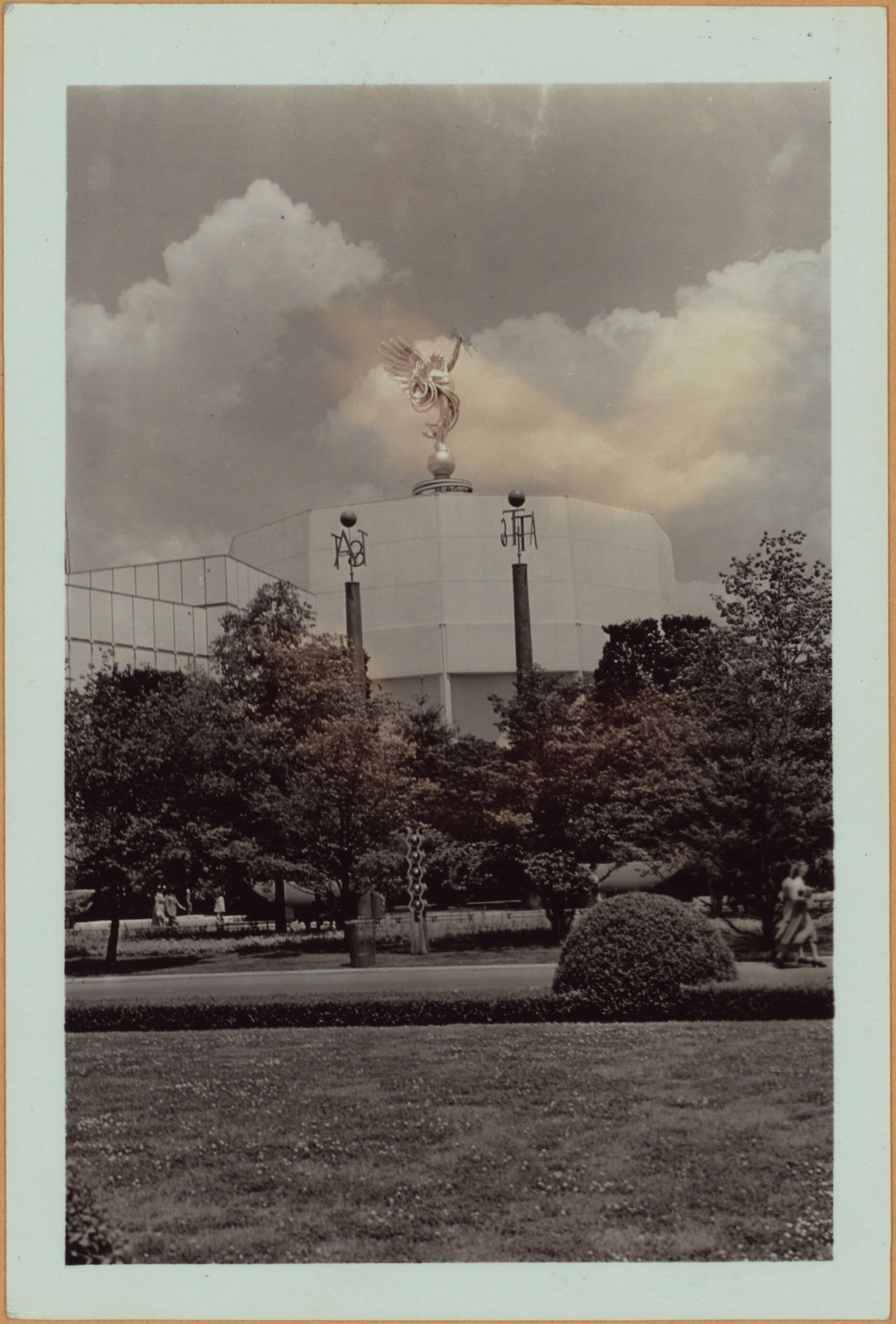Queens: Flushing Meadow Park - New York World's Fair of 1939-40 - [American Telephone and Telegraph Company Exhibit.]