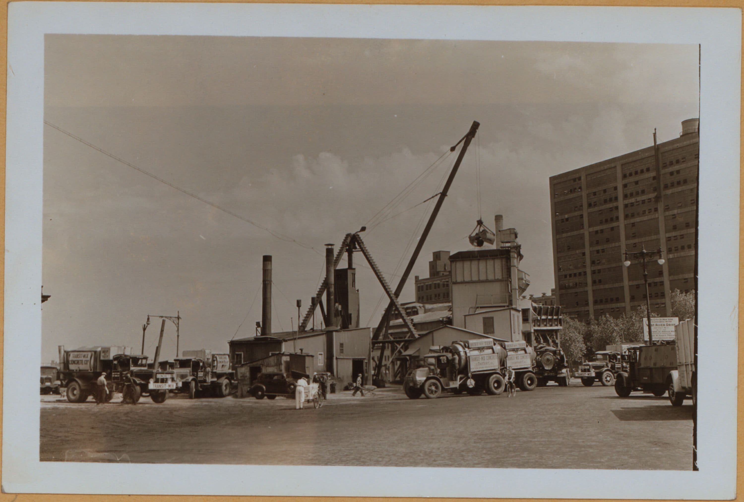 Manhattan: Exterior Street - 19th Street (East)
