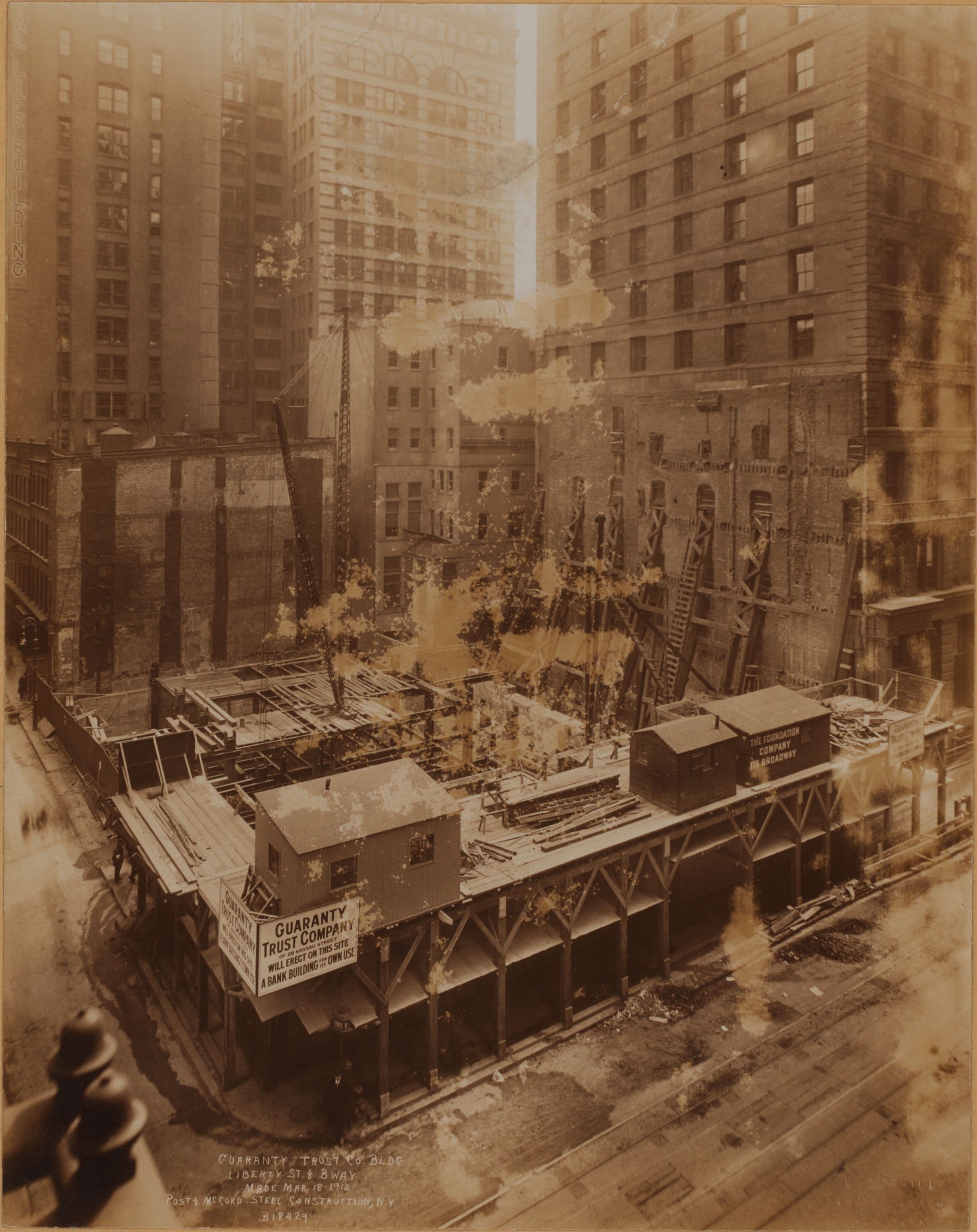 Manhattan: Broadway - Liberty Street