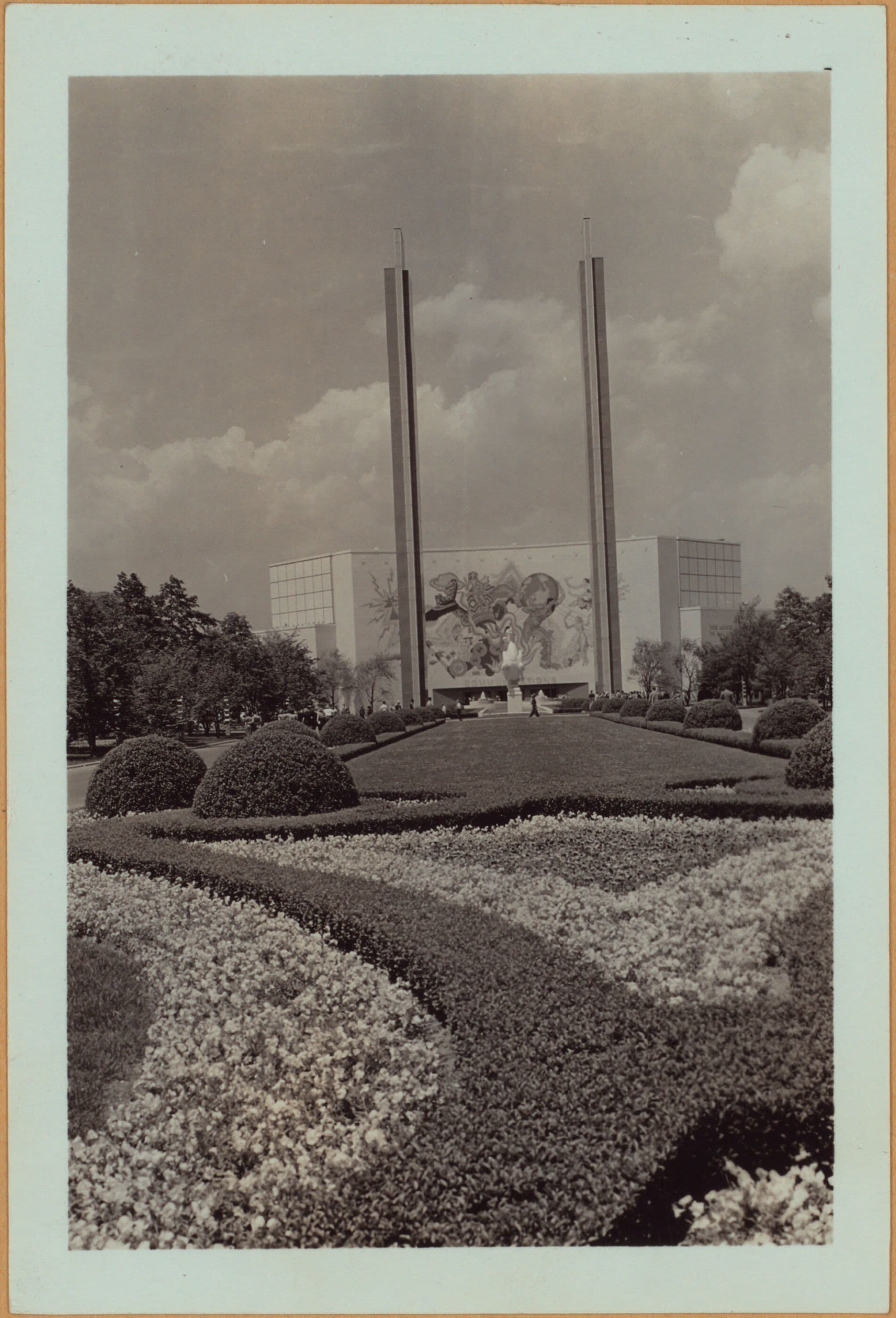Queens: Flushing Meadow Park - New York World's Fair of 1939-40 - [Industrial exhibits; Communications Building; National Cash Register Company; United States Steel Corporation.]