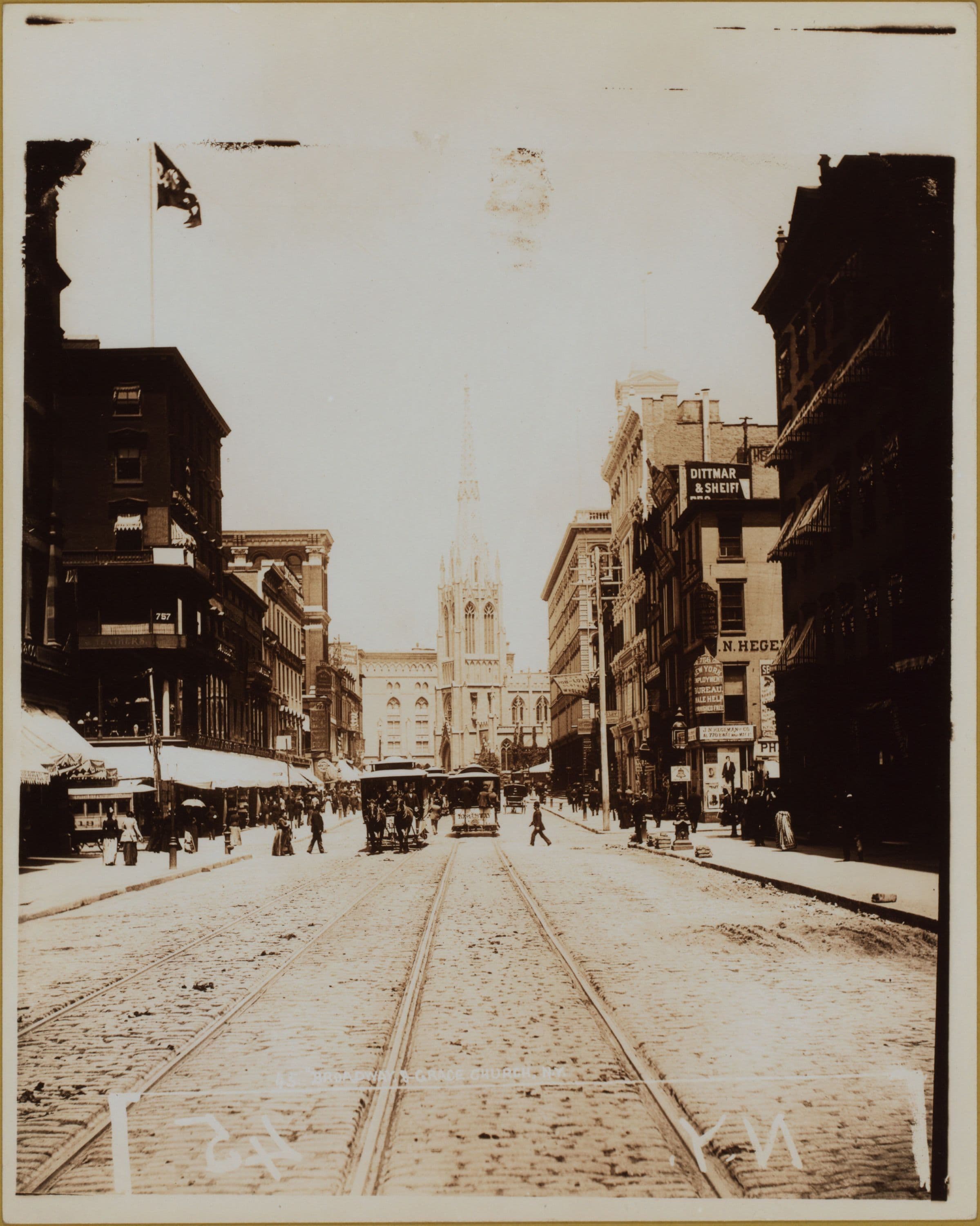 Manhattan: Broadway - [8th Street]