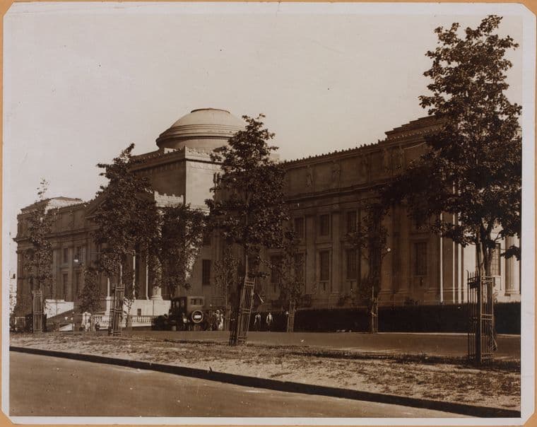 Brooklyn: Eastern Parkway - Washington Avenue