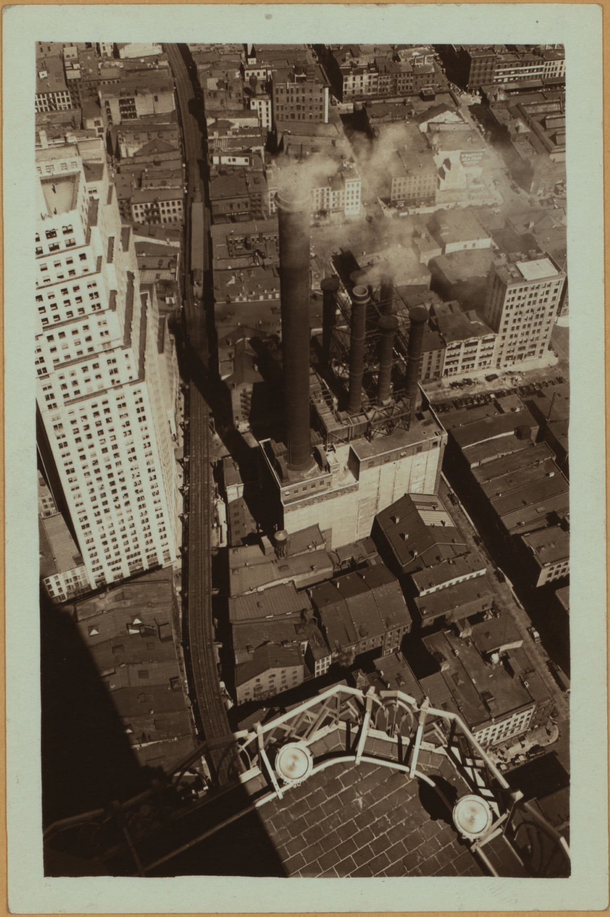 General view - [Manhattan - Between Pine and Cedar Streets - 60 Wall Street Tower.]