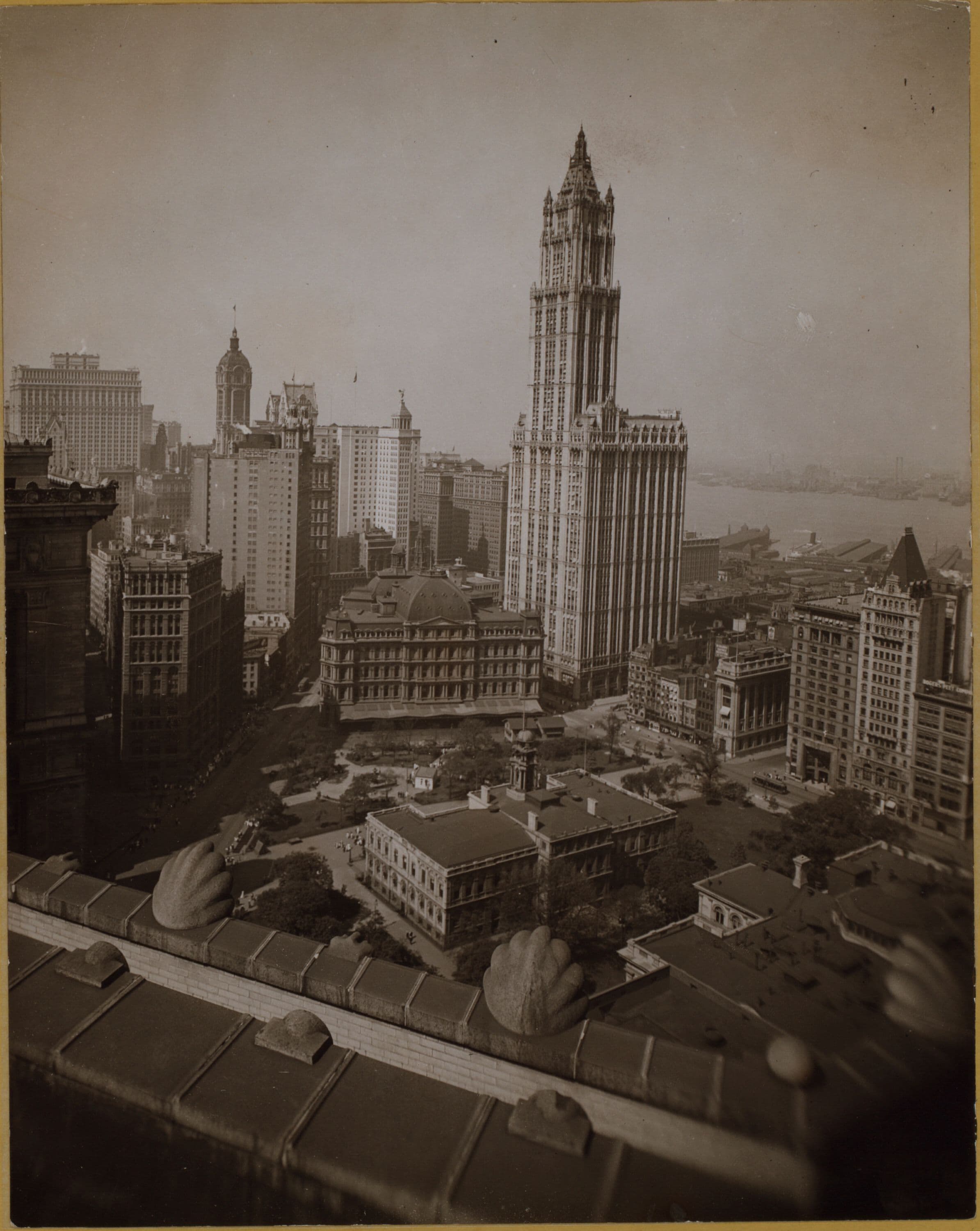 Manhattan: City Hall Park - [Woolworth Building.]